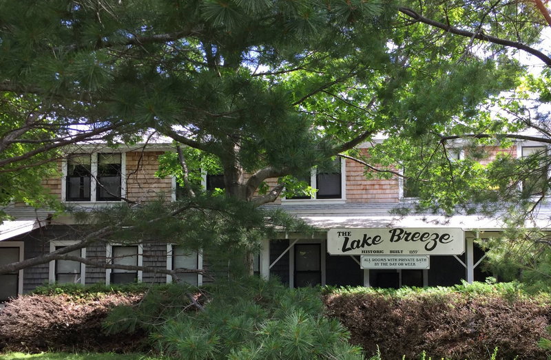 Lake Breeze Hotel - From Web Listing